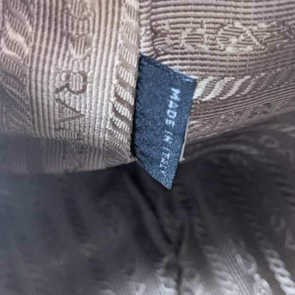 SOLD Prada Cammeo Saffiano Leather Re Edition 2005 Bag - Picture 6 of 7